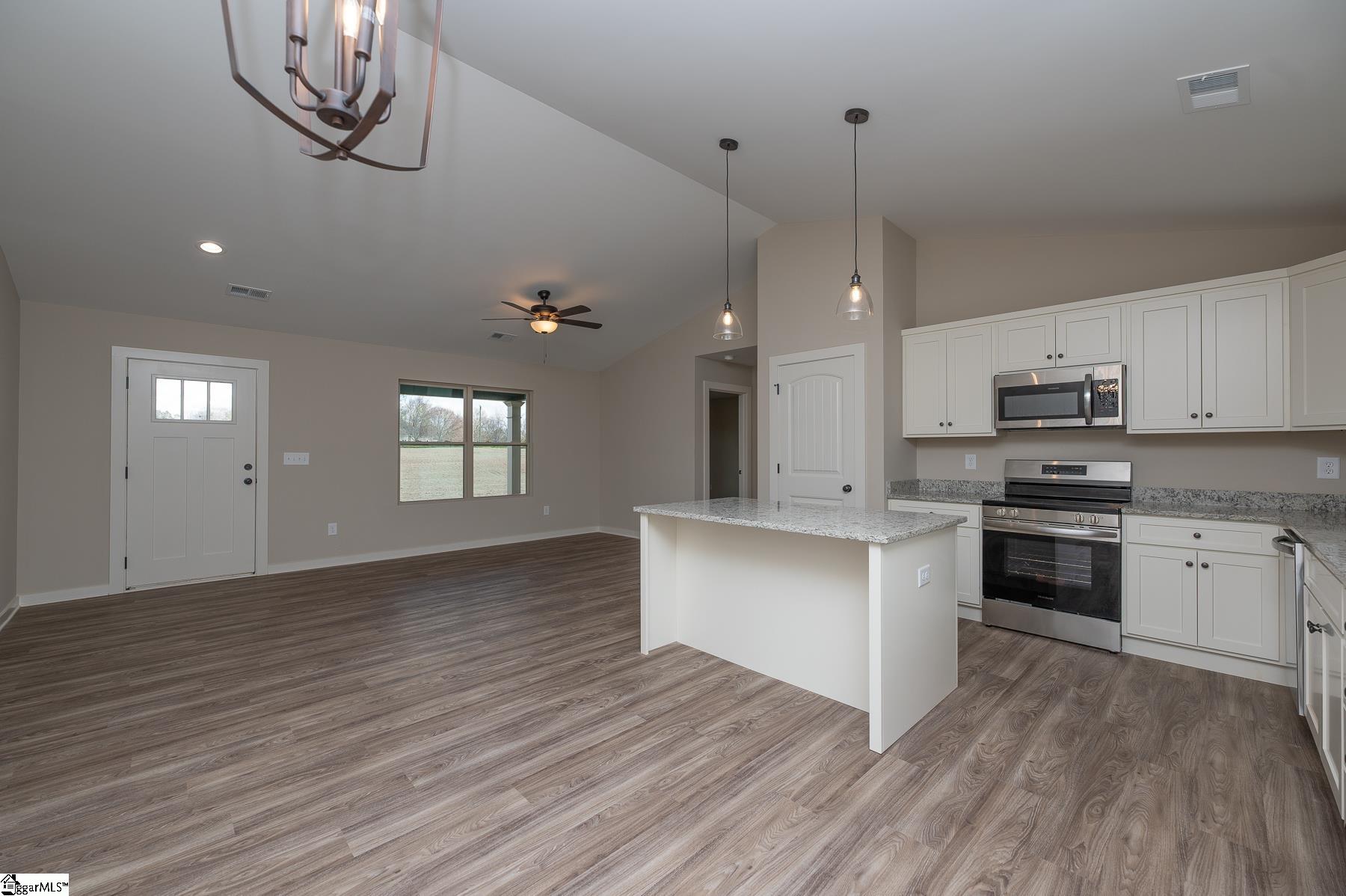 9946 Highway 252 Ware Shoals, SC 29692 - Photo 4 of 28