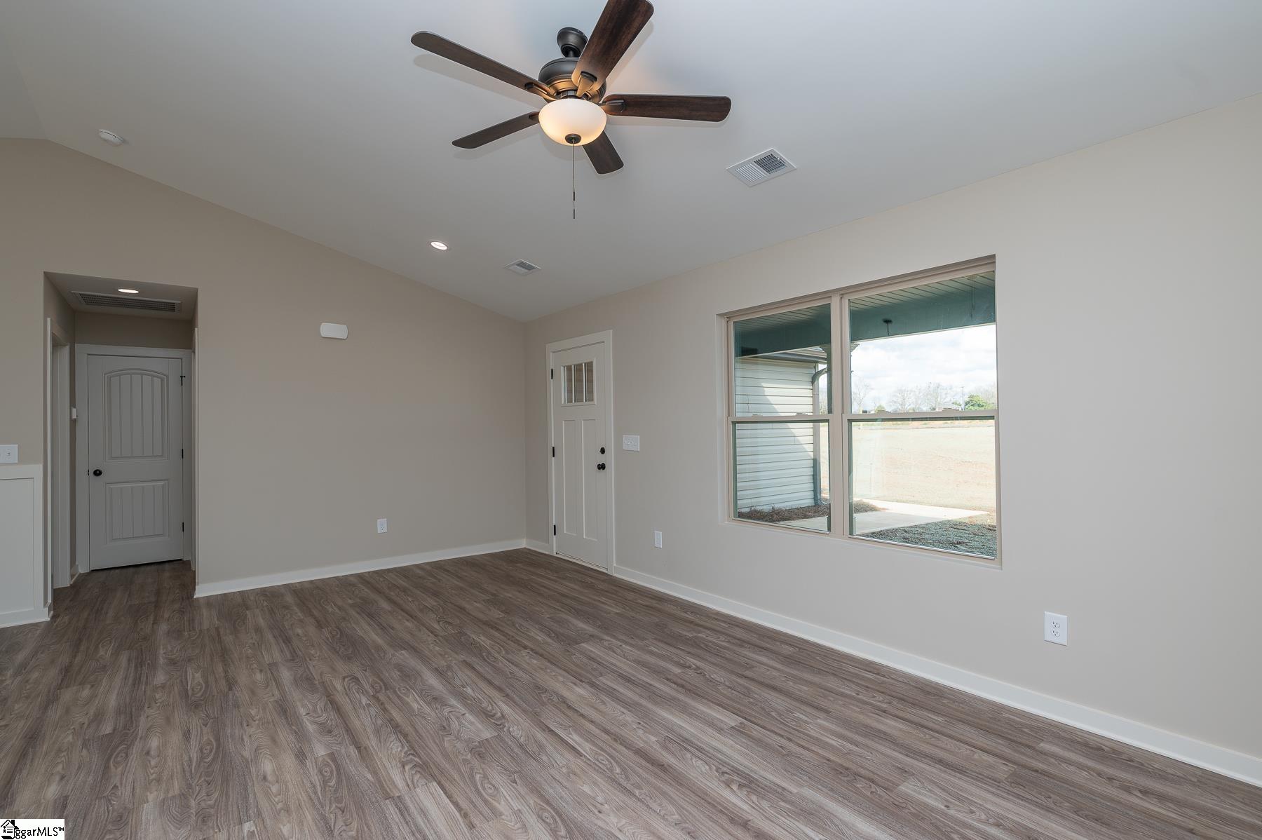 9946 Highway 252 Ware Shoals, SC 29692 - Photo 7 of 28