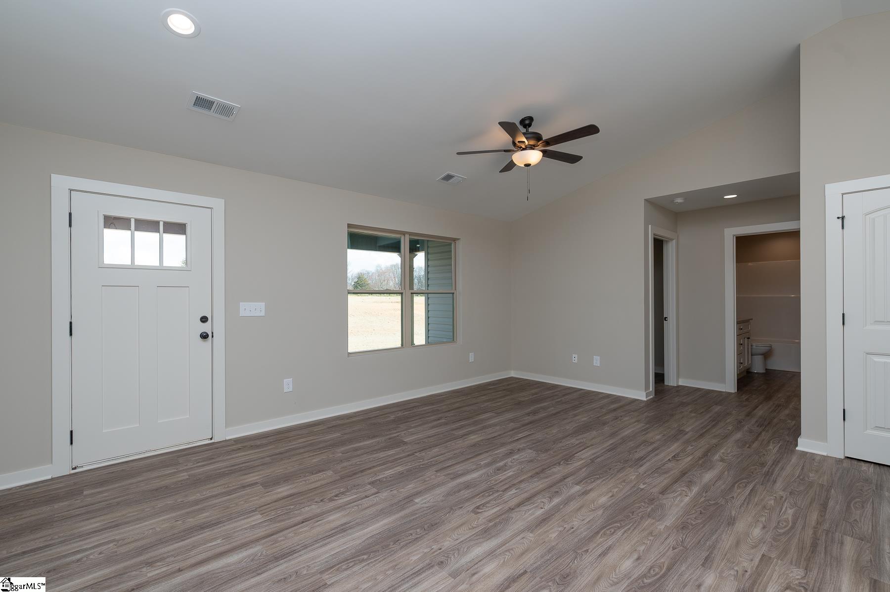 9946 Highway 252 Ware Shoals, SC 29692 - Photo 8 of 28