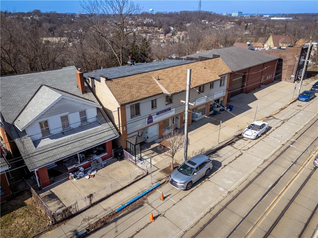 2114 Broadway Avenue Pittsburgh, PA 15216 - Photo 23 of 24 a view of a house with a terrace