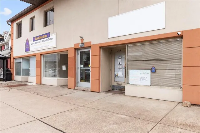 a picture of a wall with a white wall and a picture