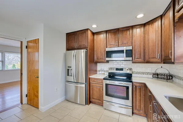 $539,800 | 59 Grandview Avenue, Edison, NJ 08837