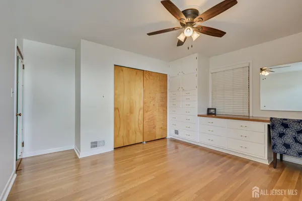 $539,800 | 59 Grandview Avenue, Edison, NJ 08837