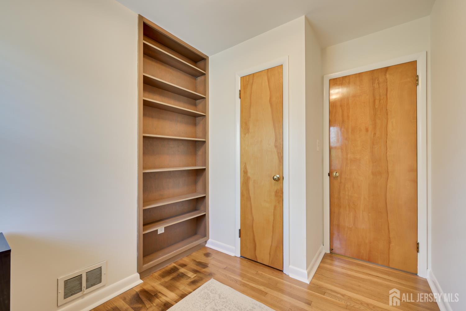 59 Grandview Avenue Edison, NJ 08837 - Photo 28 of 42