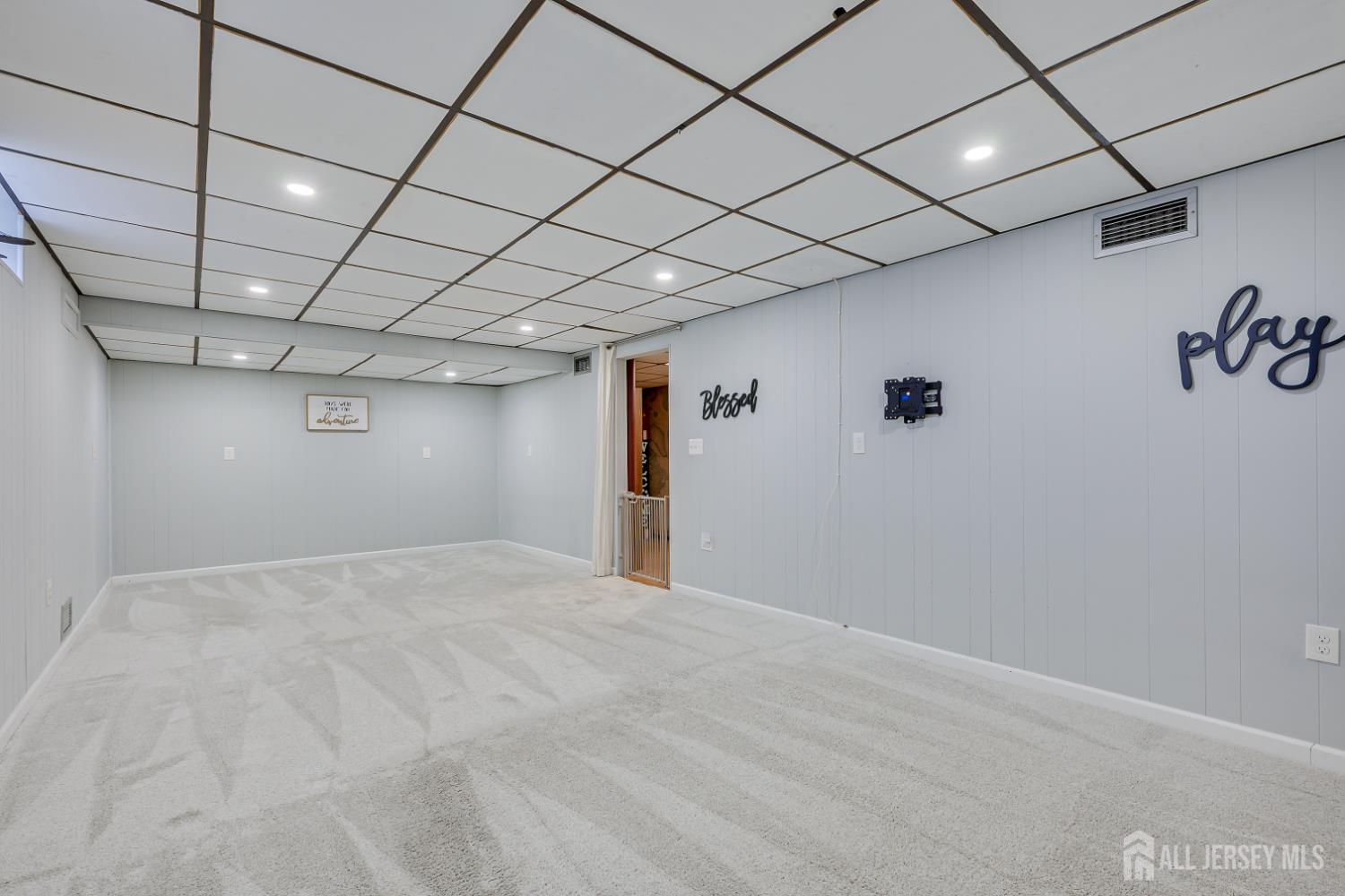 59 Grandview Avenue Edison, NJ 08837 - Photo 30 of 42