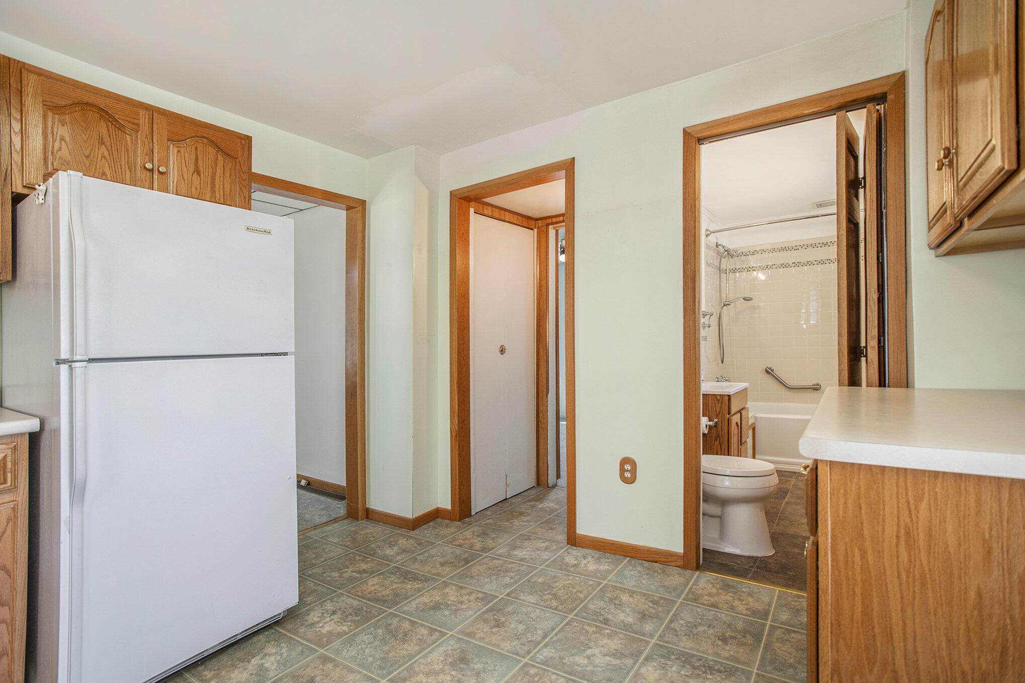 38 Inn Road Battle Creek, MI 49014 - Photo 8 of 19 010_file_399