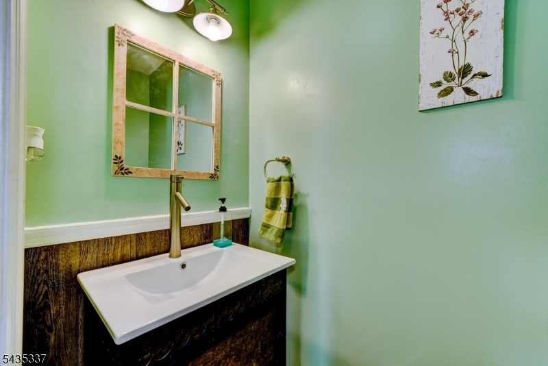 808 Columbus Avenue Raritan, NJ 08869 - Photo 22 of 47