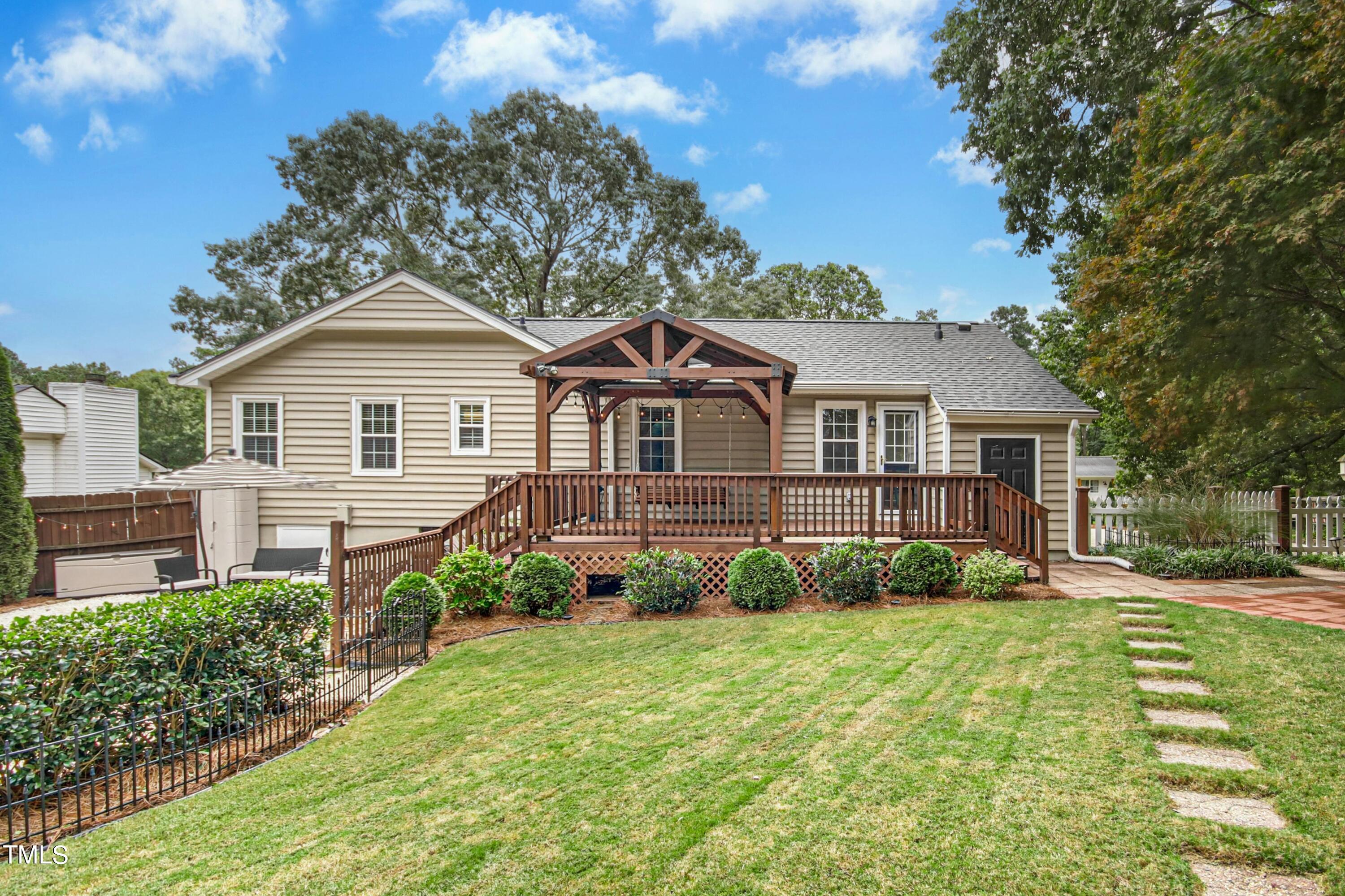 213 Rosehaven Drive Raleigh, NC 27609 - Photo 25 of 32 022-472872-213_Rosehaven_Drive_IMG_2098_