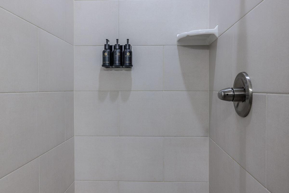 4845 Fishers Is Way St. George, UT 84770 - Photo 8 of 41 shower