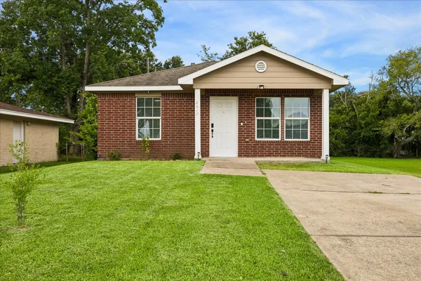 $1,900 | 2617 29th Avenue North, Texas City, TX 77590