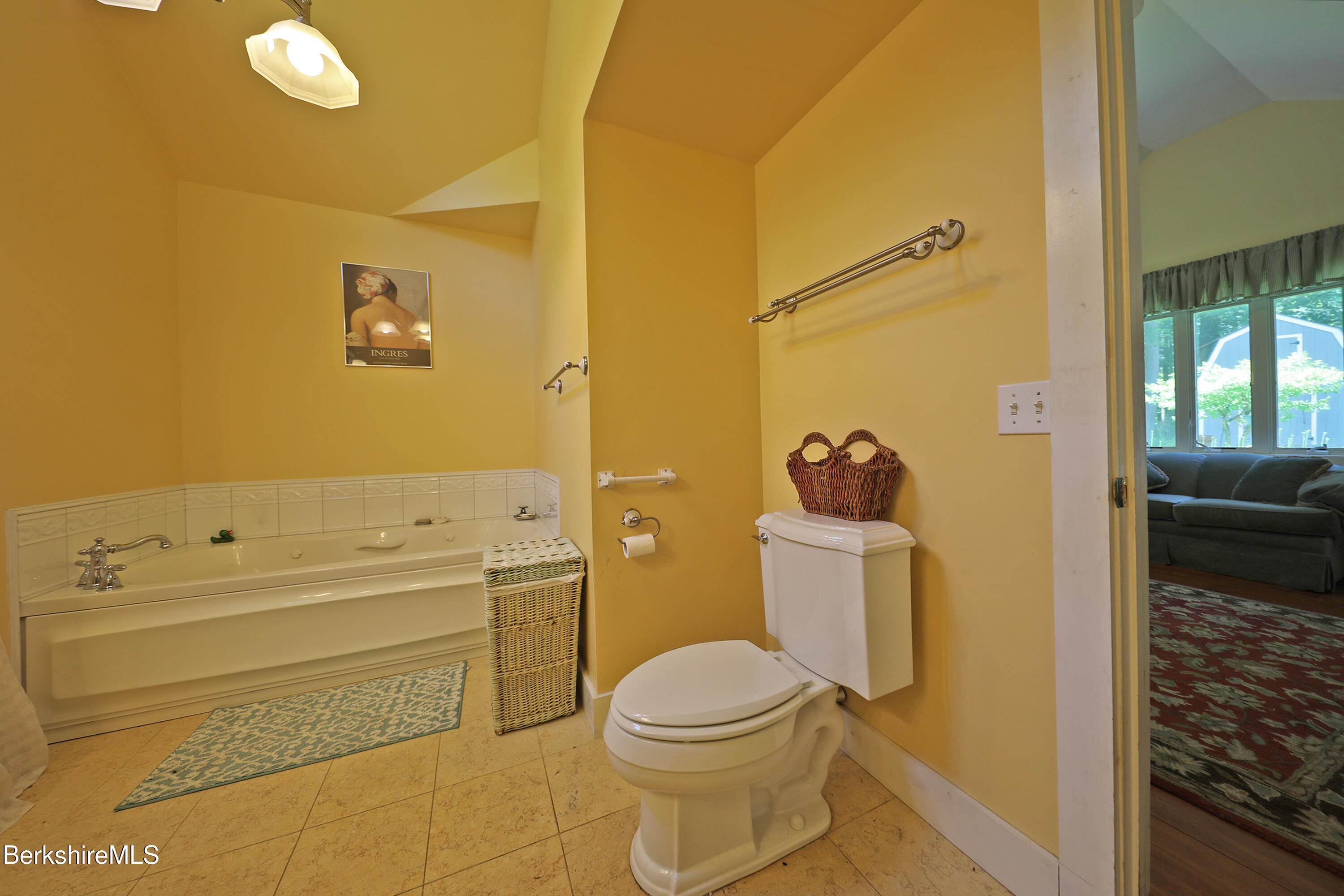 15 Interlaken Cross Road Stockbridge, MA 01262 - Photo 23 of 47 En suite