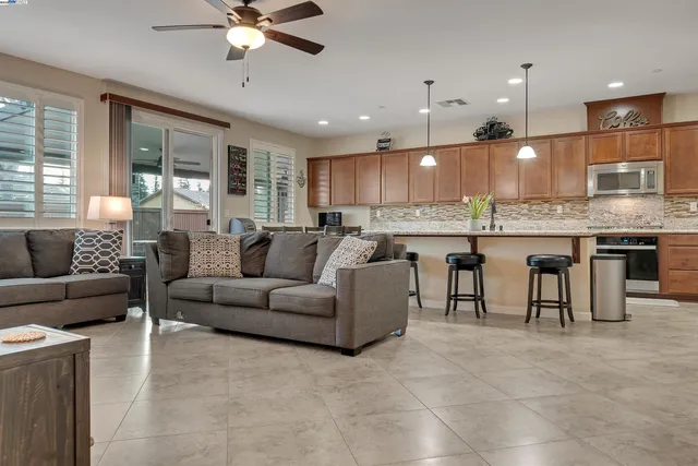 $825,000 | 924 Poppy Court, Brentwood, CA 94513