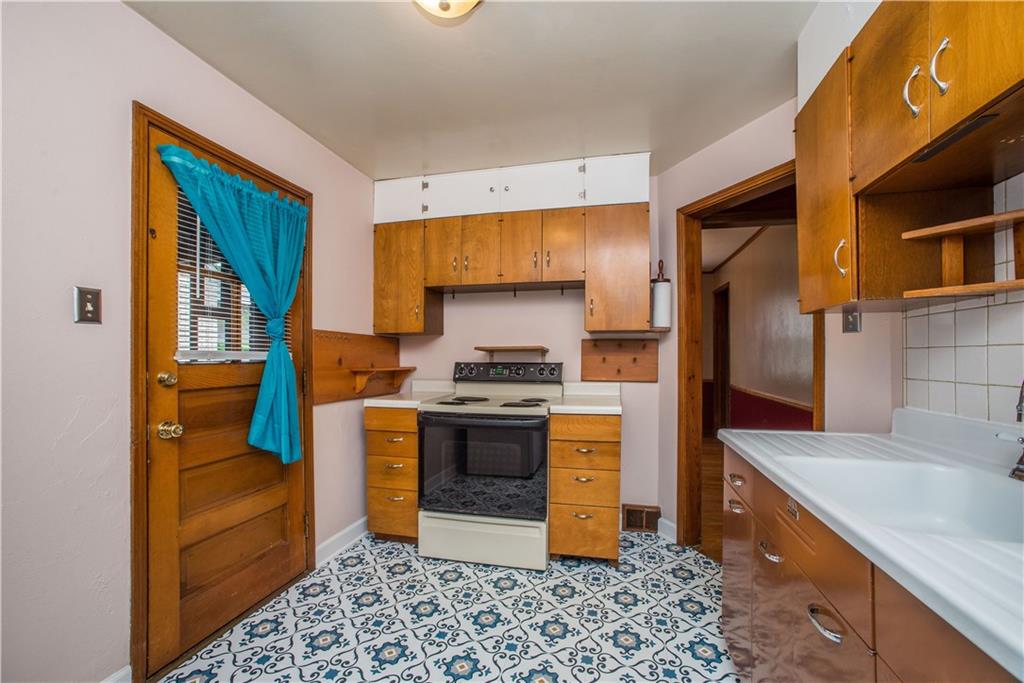 3560 Middleboro Road Pittsburgh, PA 15234 - Photo 11 of 24 Gallery Image 11