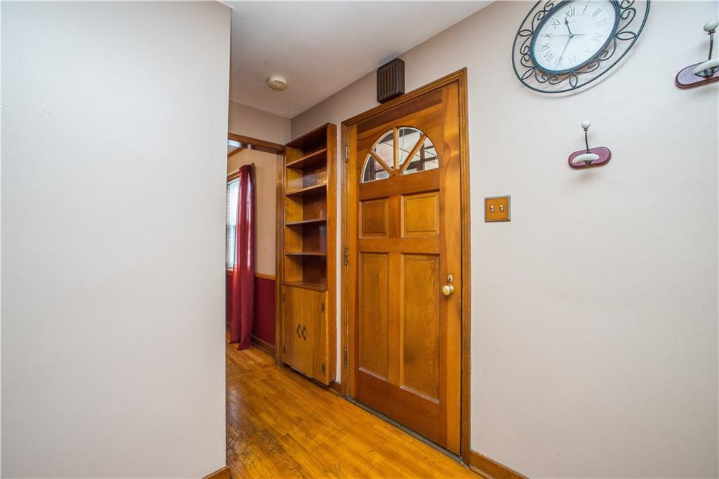 3560 Middleboro Road Pittsburgh, PA 15234 - Photo 3 of 24 Gallery Image 3