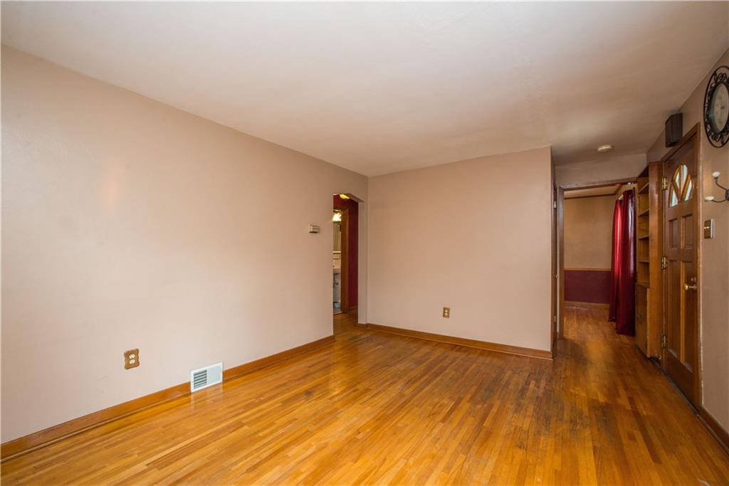 3560 Middleboro Road Pittsburgh, PA 15234 - Photo 6 of 24 Gallery Image 6