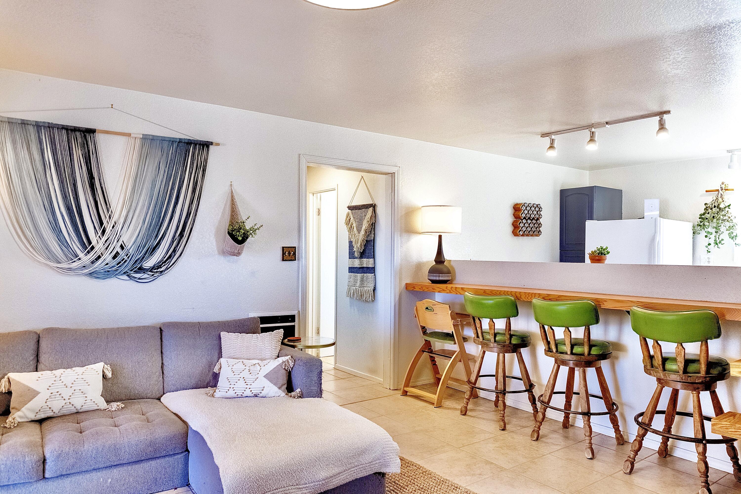 58988 Bearingtree Road Landers, CA 92285 - Photo 11 of 28 Livingroom 4