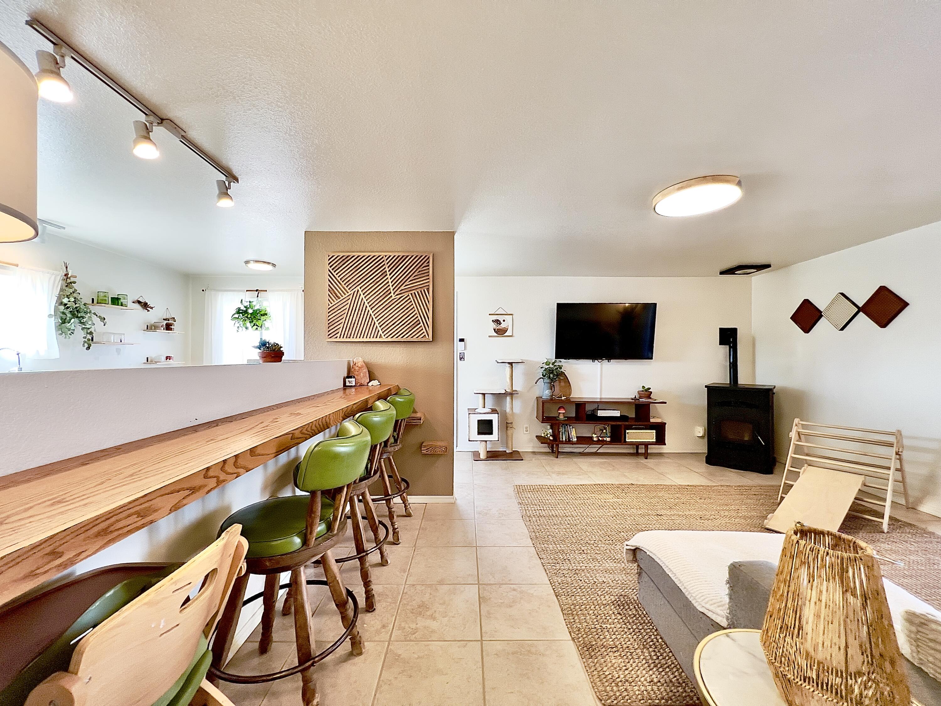 58988 Bearingtree Road Landers, CA 92285 - Photo 12 of 28 Livingroom 2