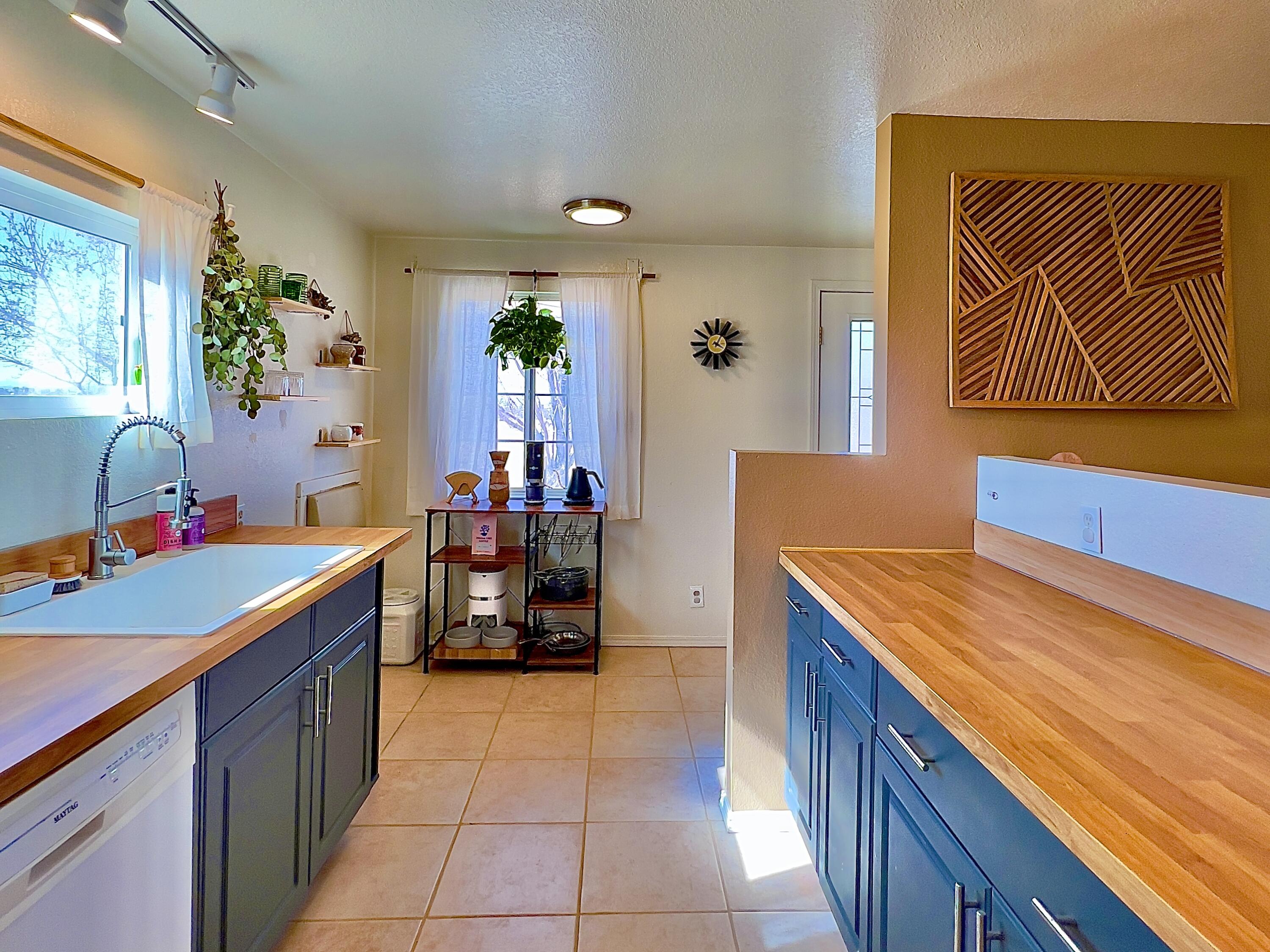 58988 Bearingtree Road Landers, CA 92285 - Photo 15 of 28 Kitchen 1.1