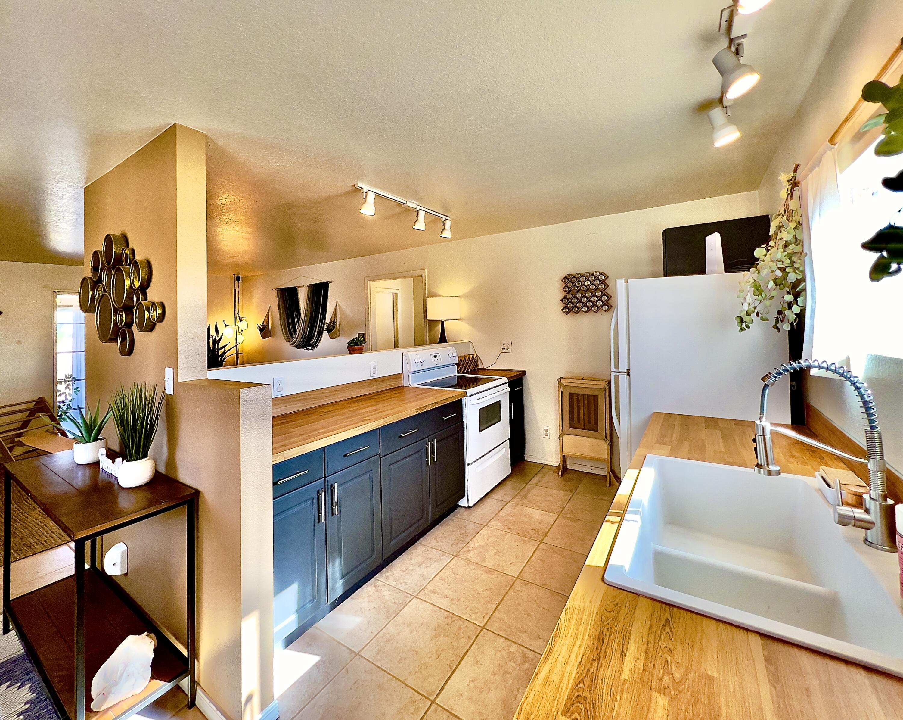 58988 Bearingtree Road Landers, CA 92285 - Photo 17 of 28 Kitchen 3