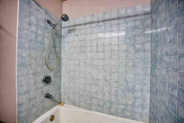 $215,000 | 355 Kalanianaole Avenue, Unit 225, Hilo, HI 96720