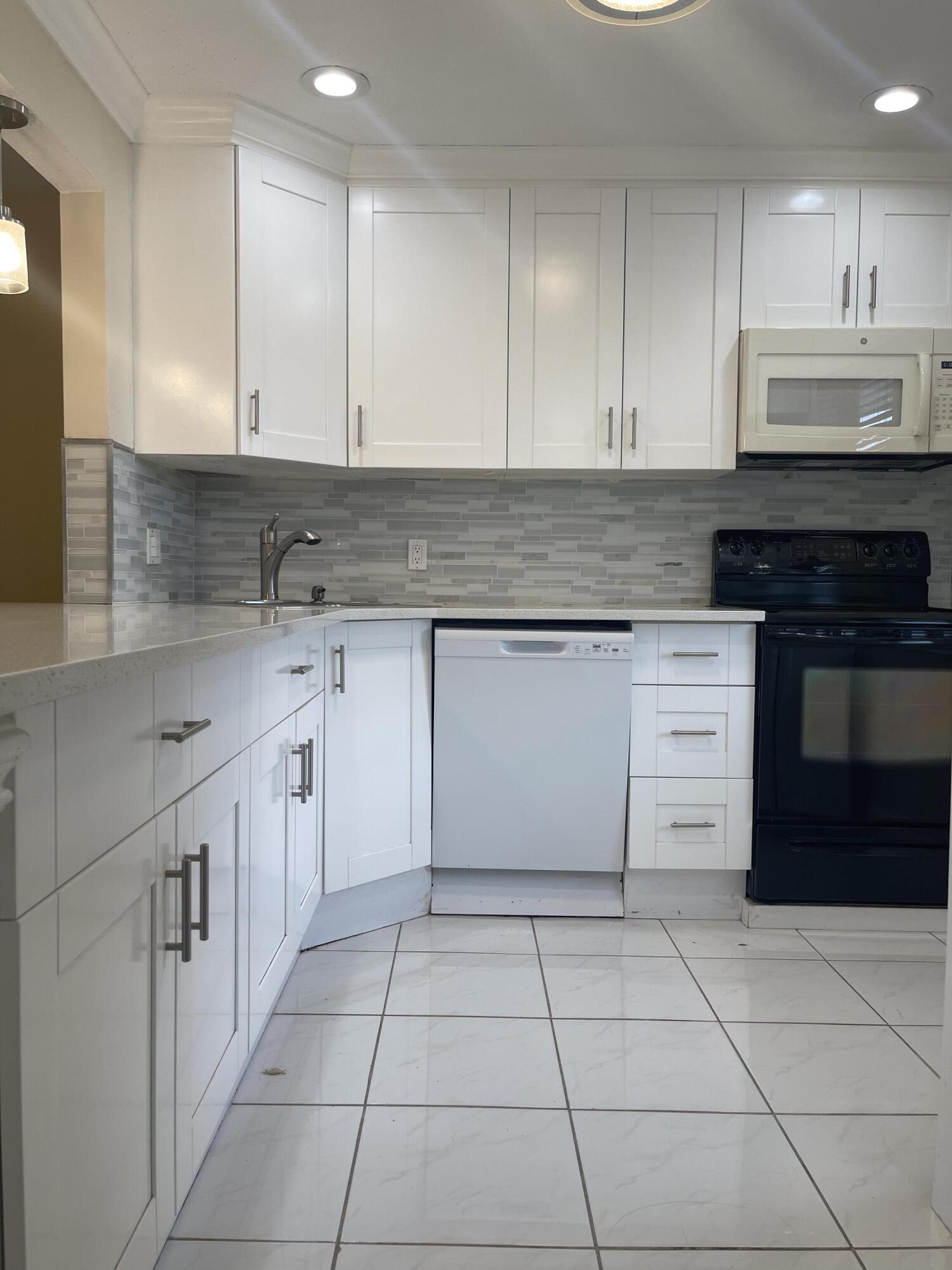 9210 Southwest 3rd Street, Unit 216 Boca Raton, FL 33428 - Photo 3 of 14 884F5FAC-72F4-418C-B15A-46E58CE95177