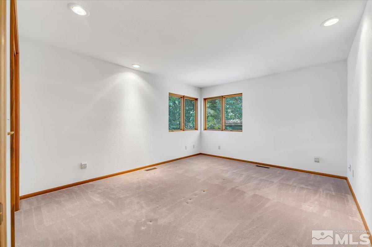 4285 Bitteroot Road Reno, NV 89519 - Photo 21 of 40 an empty room with a window