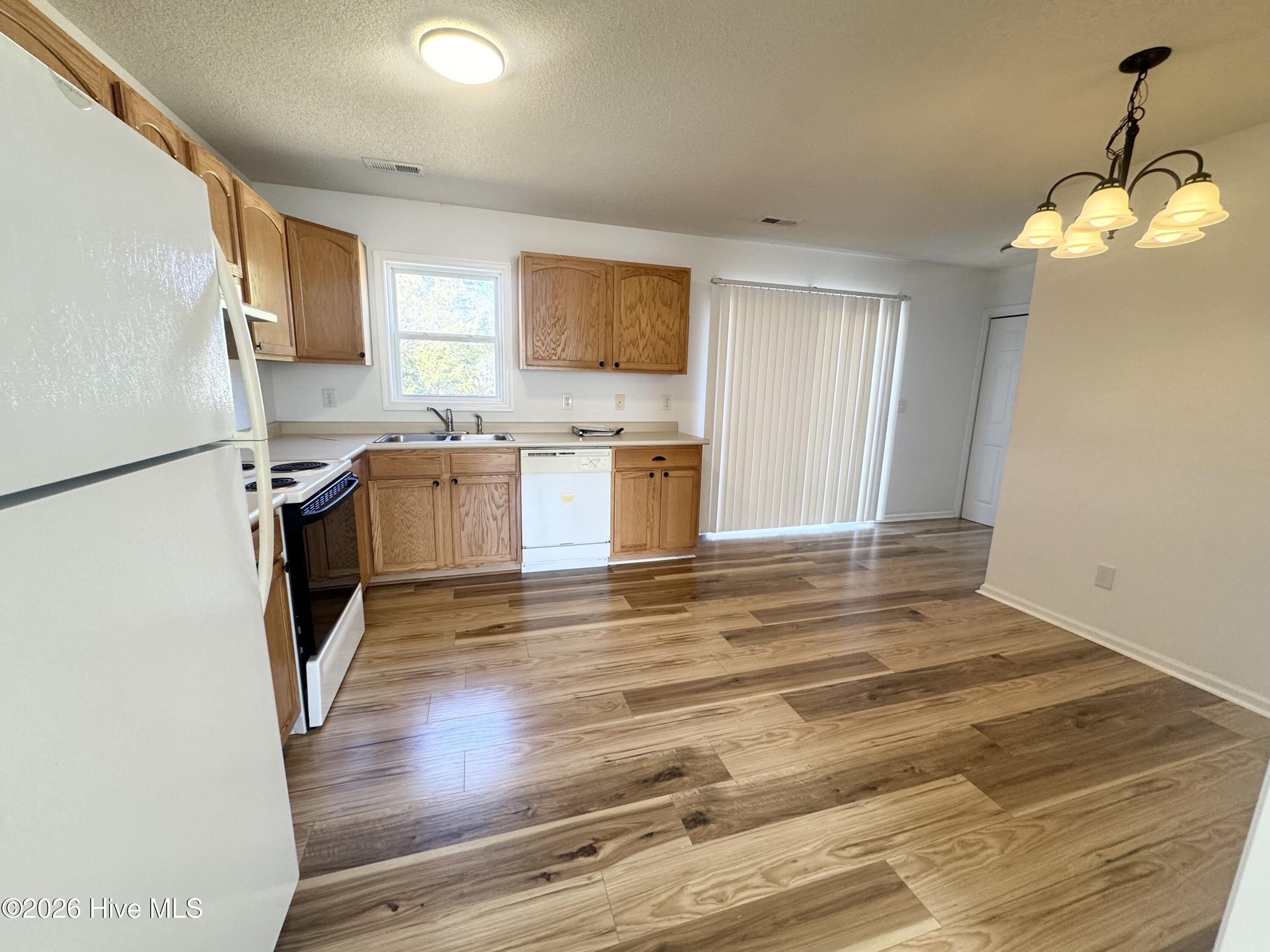 111 Raintree Run Elizabeth City, NC 27909 - Photo 2 of 12 original (2)