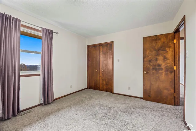 $599,000 | 144 North 1150th Road, Berryton, KS 66409