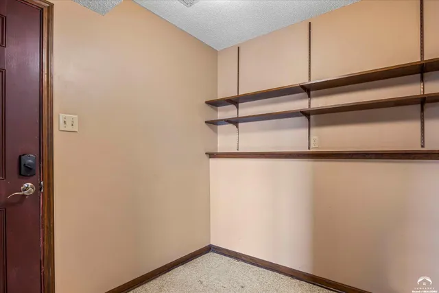 $599,000 | 144 North 1150th Road, Berryton, KS 66409