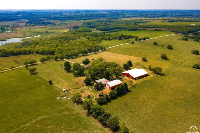 $599,000 | 144 North 1150th Road, Berryton, KS 66409