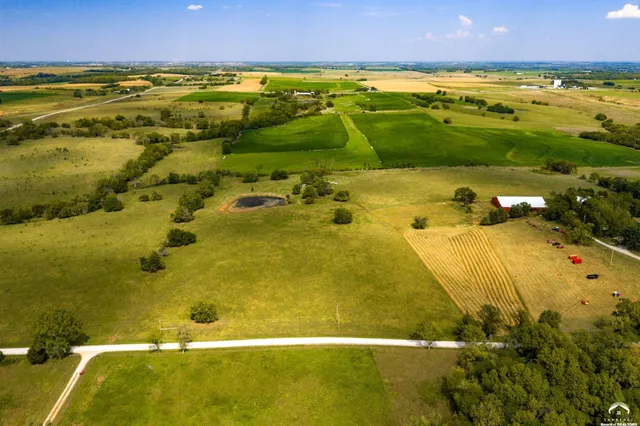 $599,000 | 144 North 1150th Road, Berryton, KS 66409