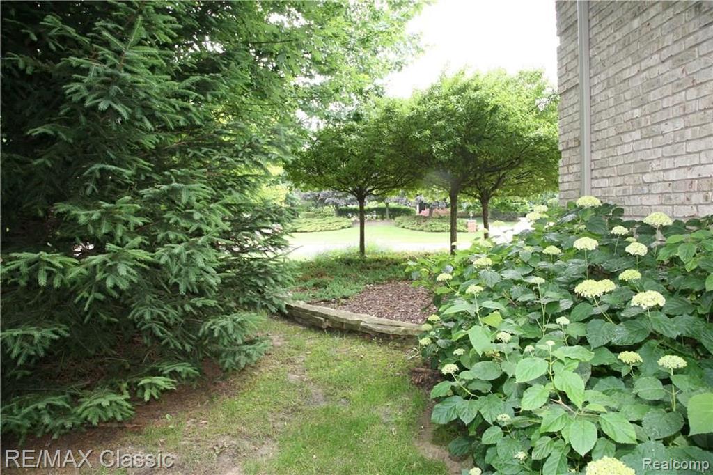 34028 Lyncroft Street Farmington Hills, MI 48331 - Photo 40 of 66