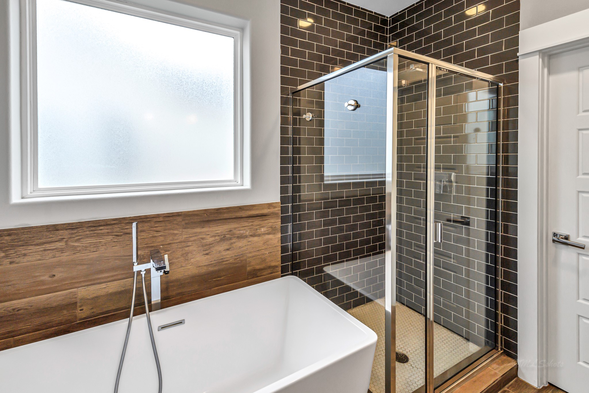 3105 Gillespie Street Houston, TX 77020 - Photo 33 of 43 a bathroom with a shower and a sink