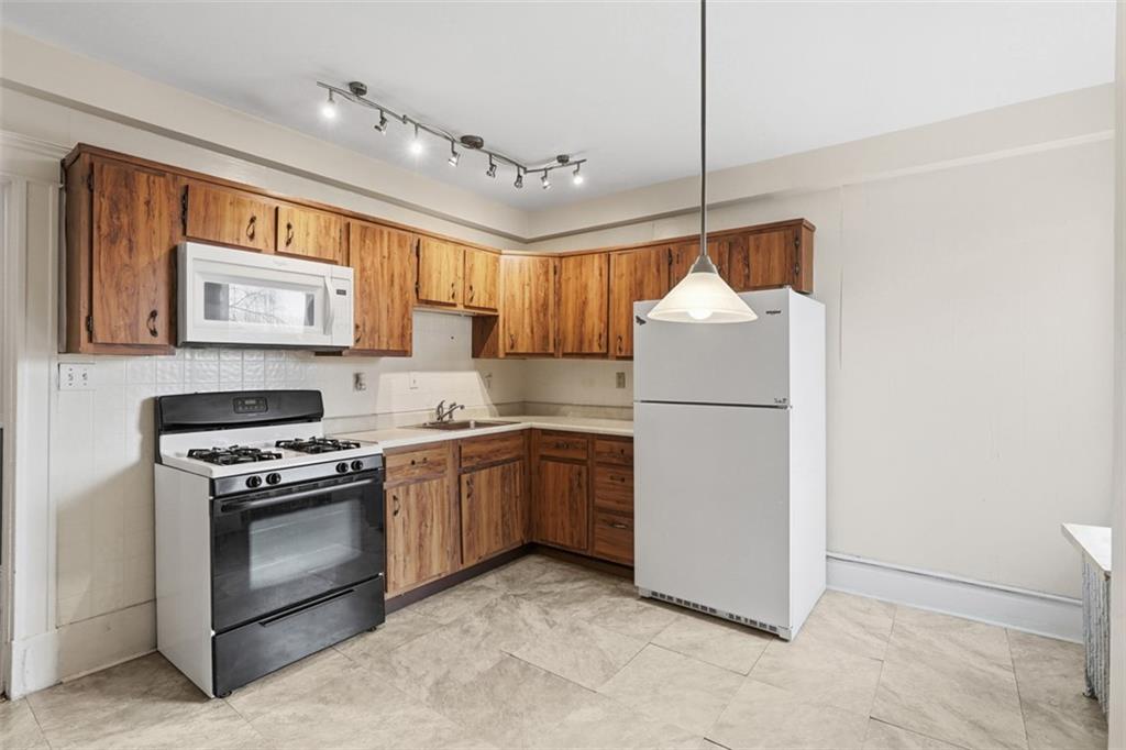 1038 Welfer Street Pittsburgh, PA 15217 - Photo 22 of 43 2nd floor kitchen but could be made back to a bedroom