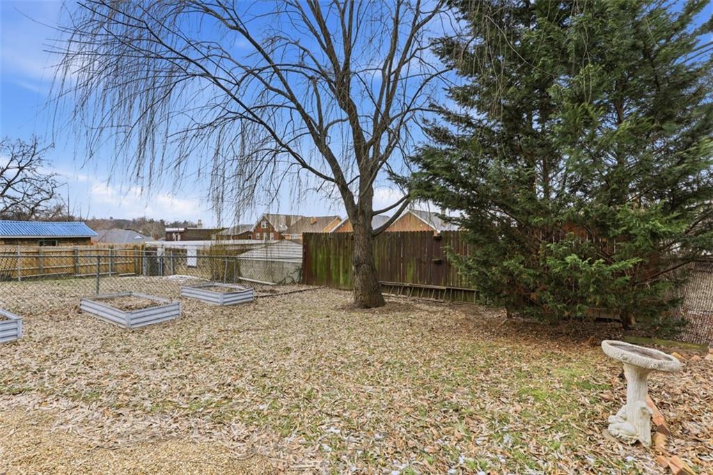 1038 Welfer Street Pittsburgh, PA 15217 - Photo 37 of 43