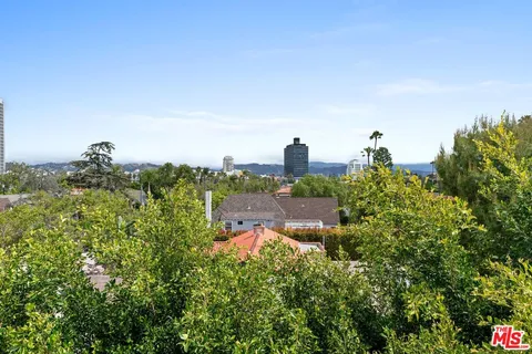 $749,000 | 5525 West Olympic Boulevard, Unit 302, Los Angeles, CA 90036