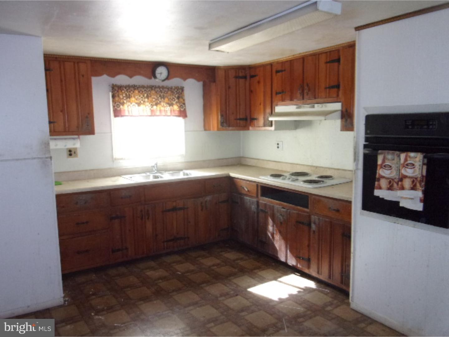 1515 Morgan Road Williamstown, NJ 08094 - Photo 4 of 9 Kitchen