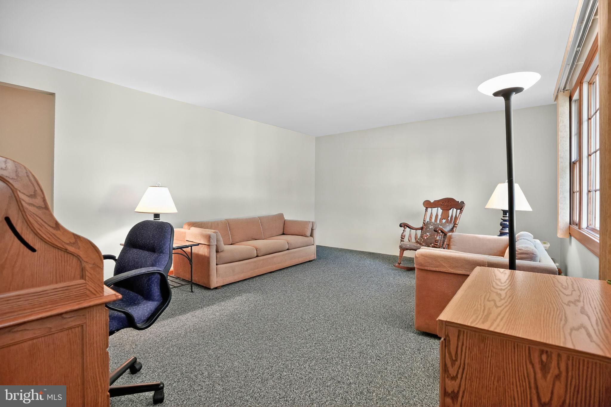 21 Mill Road Burlington, NJ 08016 - Photo 5 of 32 Berber carpets