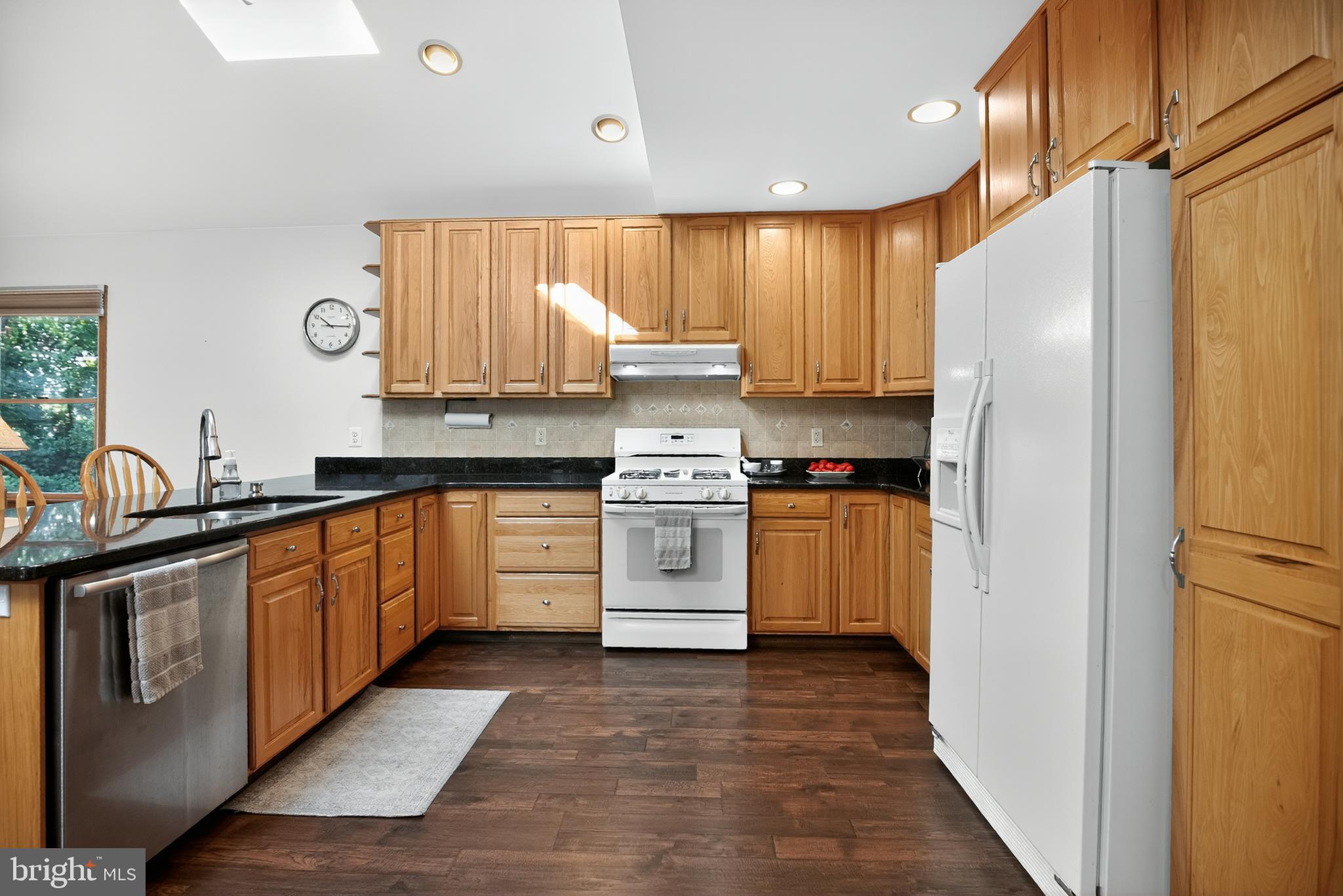 21 Mill Road Burlington, NJ 08016 - Photo 9 of 32 Recessed dimmable ceiling lights