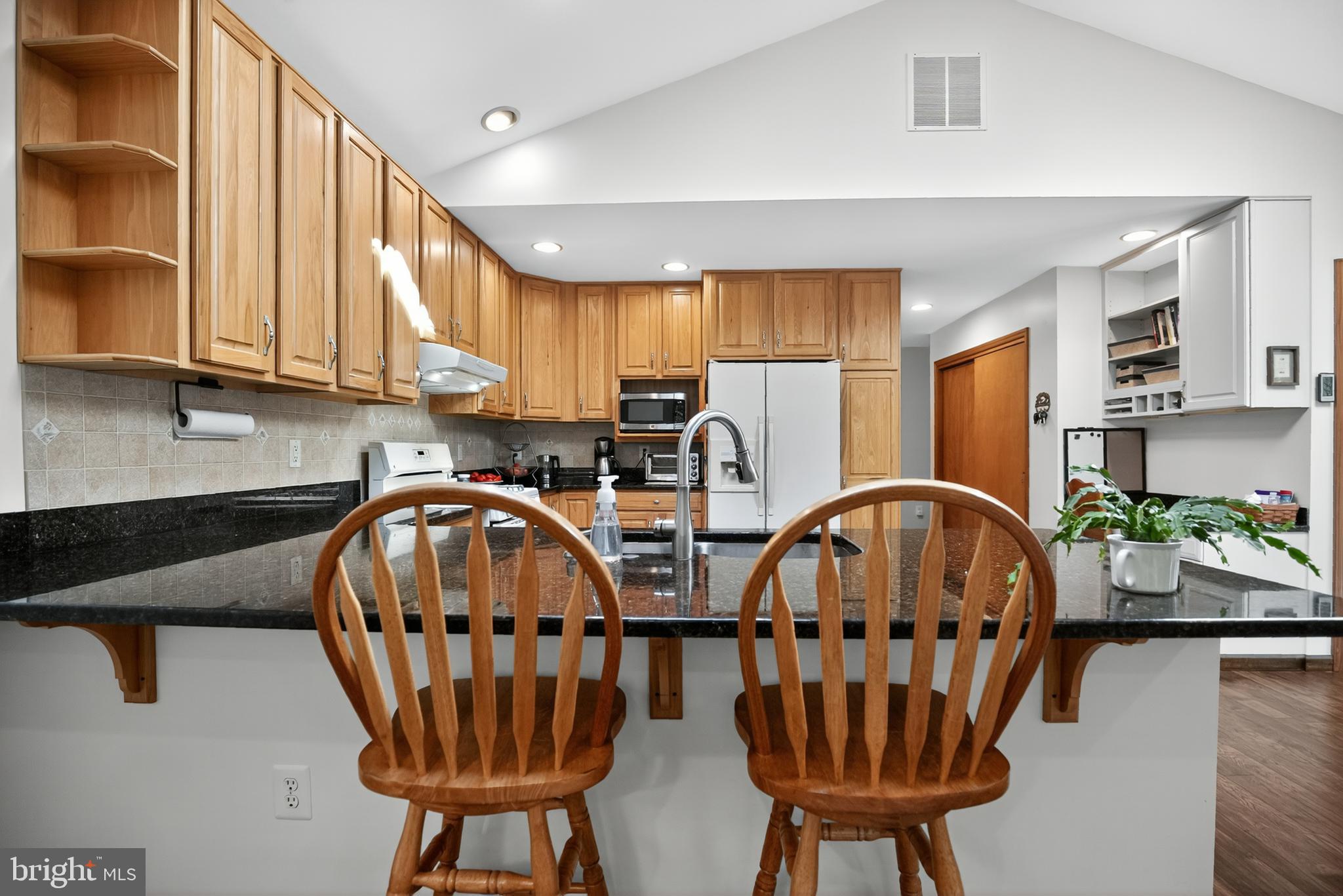 21 Mill Road Burlington, NJ 08016 - Photo 10 of 32 Granite countertops