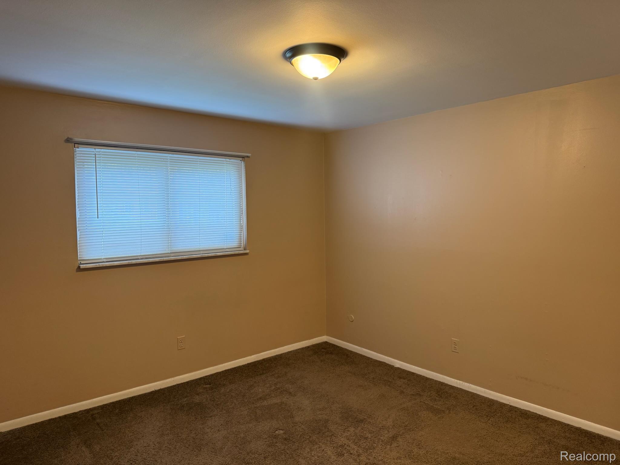 982 North Adams Road, Unit 4 Birmingham, MI 48009 - Photo 18 of 22
