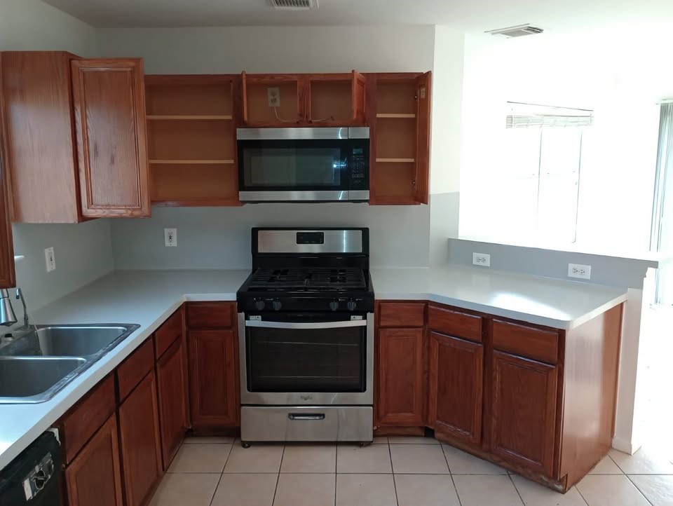 4823 Ridge Harbor Drive Houston, TX 77053 - Photo 12 of 20 Gallery Image 12