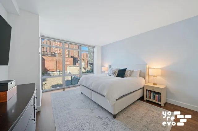 $1,400,000 | 333 East 91st Street, Unit 9D | Upper East Side