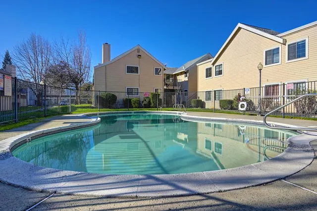 $219,000 | 7445 Auburn Oaks Court, Unit H, Citrus Heights, CA 95621