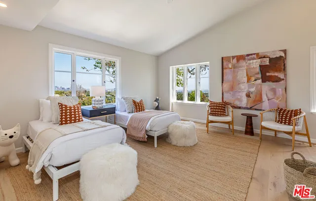 $60,000 | 1756 Correa Way, Los Angeles, CA 90049