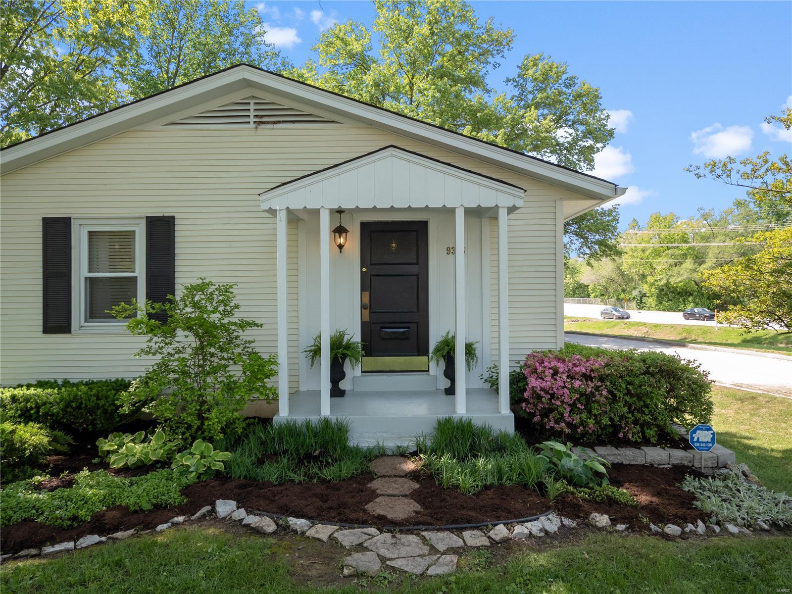 9396 Golden Gate Road Rock Hill, MO 63144 - Photo 2 of 18 Gallery Image 2