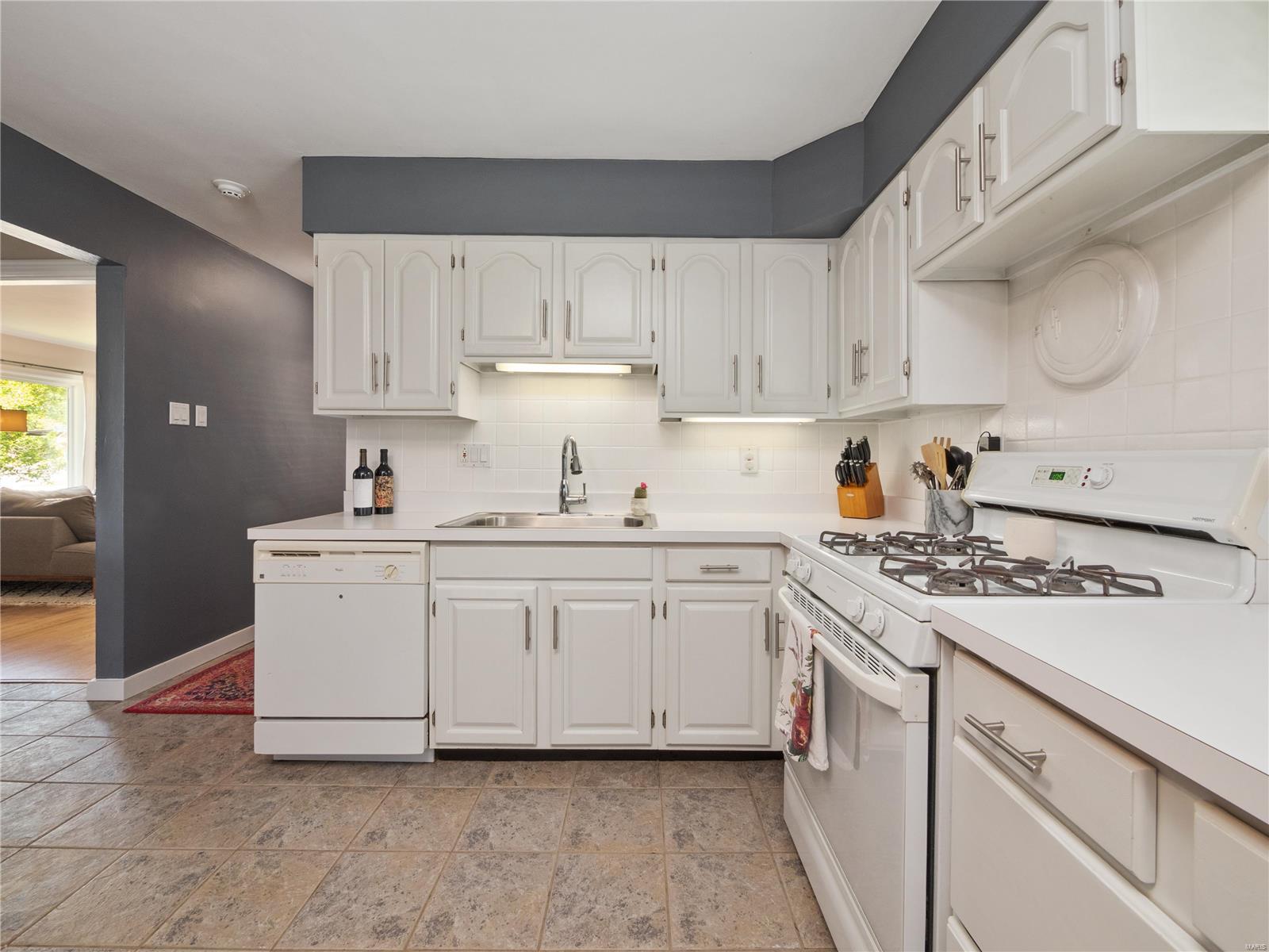 9396 Golden Gate Road Rock Hill, MO 63144 - Photo 7 of 18 Gallery Image 7