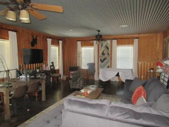 $870,000 | 836 Cr 446 Chilton Tx 76632, Unit N/A, Chilton, TX 76632