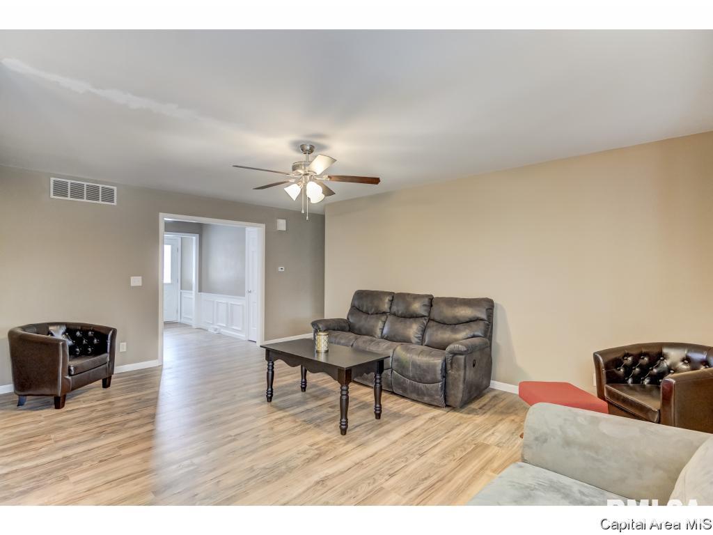 61 Interlacken Road Springfield, IL 62704 - Photo 12 of 36