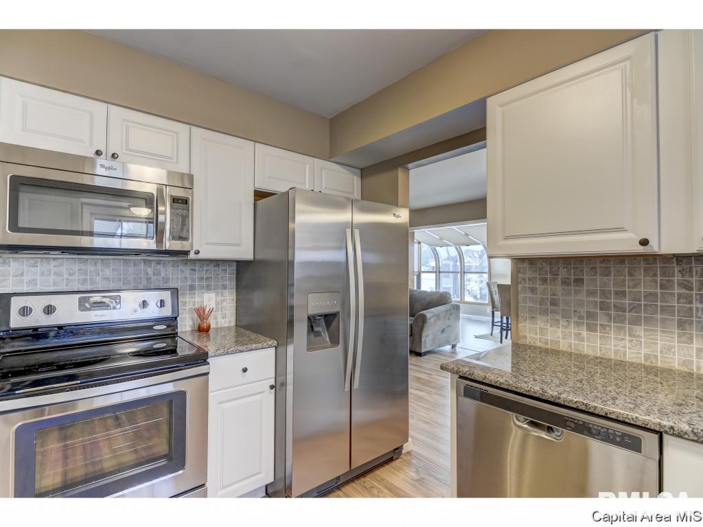61 Interlacken Road Springfield, IL 62704 - Photo 5 of 36